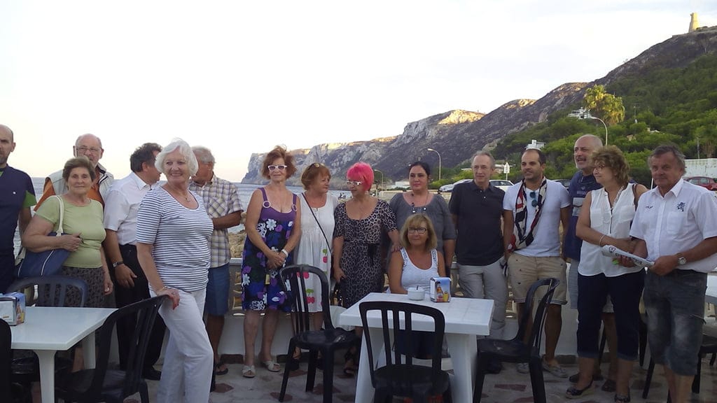 Reunión de los vecinos de Les Rotes