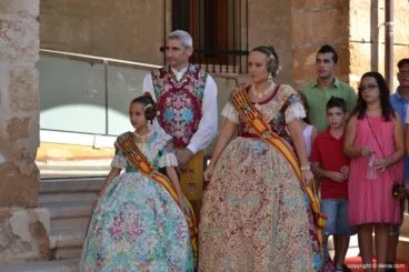 Las Falleras Mayores de Dénia en el acto del 9 d’Octubre