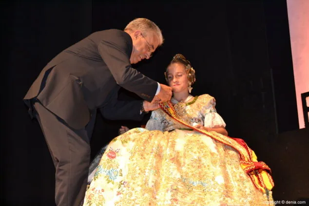 Agentes secretos y superhéroes en la presentación infantil de la Falla Diana 21 03 Presentación Infantil Falla Diana 2015 Pleitesía de Fernando Marí