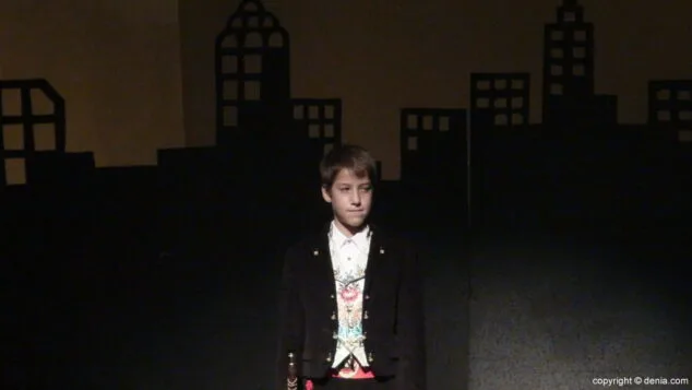 Agentes secretos y superhéroes en la presentación infantil de la Falla Diana 4 10 Presentación Infantil Falla Diana 2015 Presidente