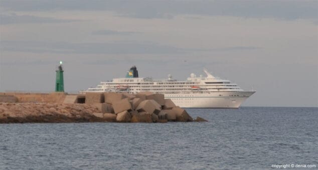 12 Crucero alemán en aguas de Dénia