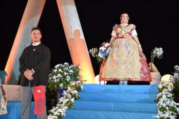 15 Presentación Falla Centro 2015 Aida Simó e Ivan Jorrillo