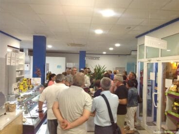 Clientes en la cata de Salat i Curat