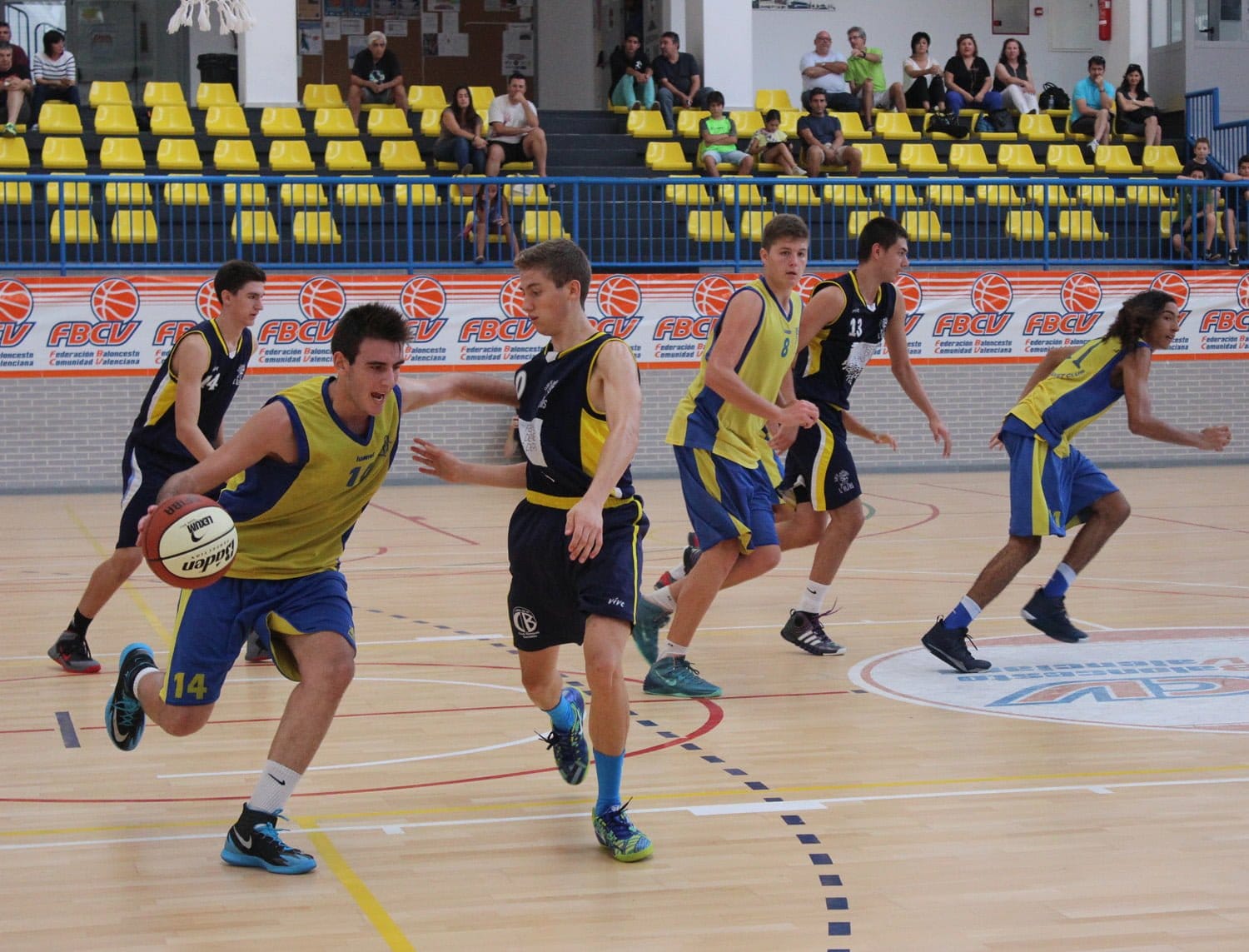 Conrado Llorca buscando salir de la presión