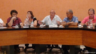 Grupo socialista en un pleno del ayuntamiento Dénia