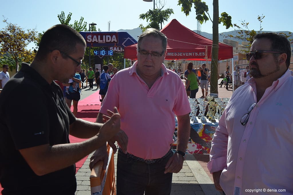 Javier Ygarza con el organizador