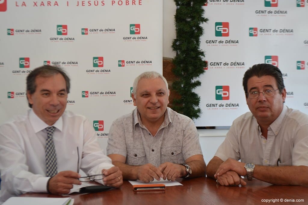 Miguel Llobell candidato a la alcaldía por Gent de Dénia 1 Juan Carlos Parets con Miguel Llobell y Juan Carrió