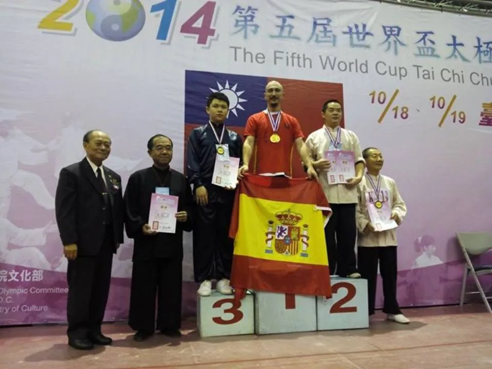 Miguel Signes en el podium