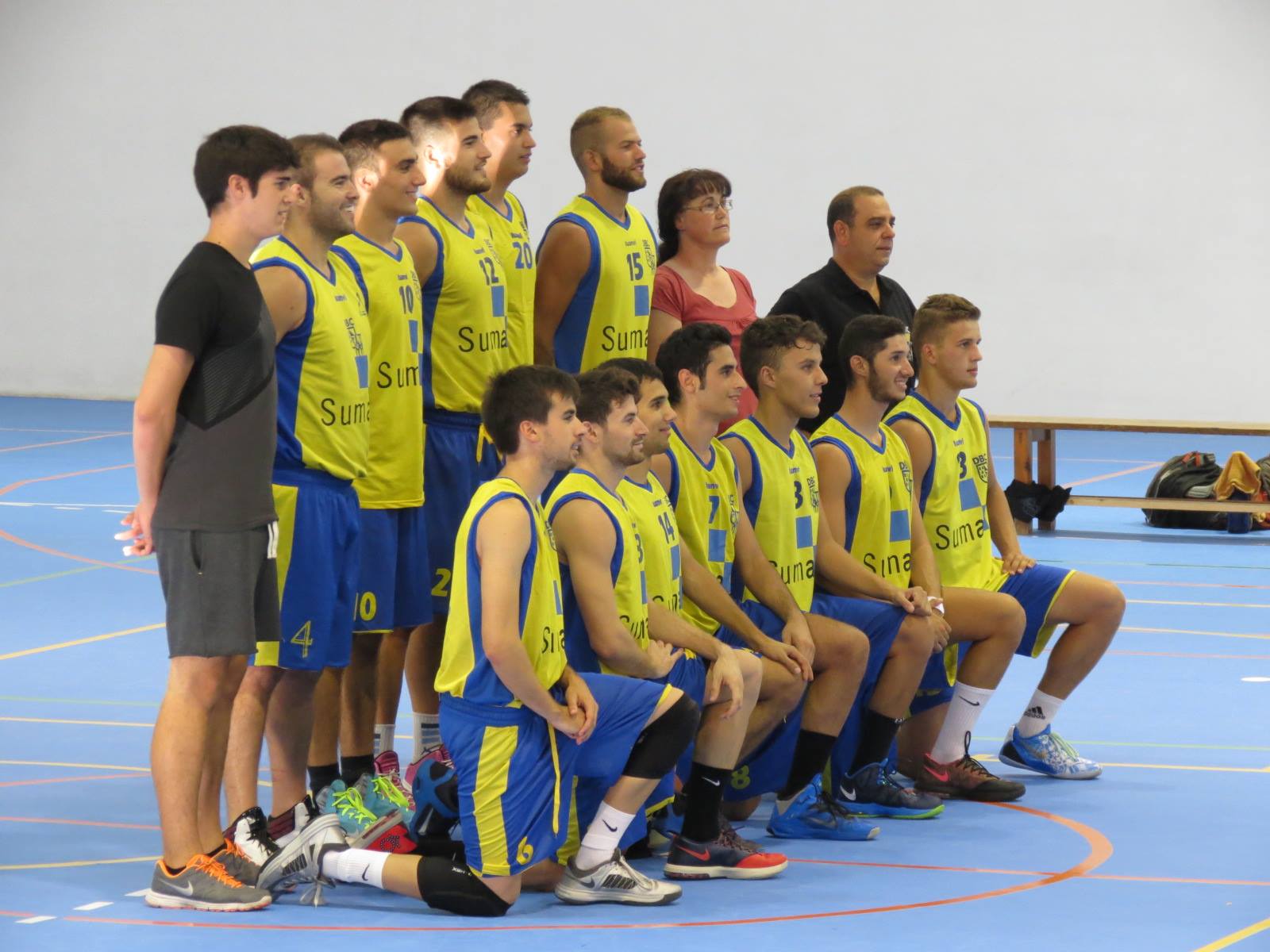 El Dénia Básquet senior masculino cayó ante el CB. Maristas (63-51) 1 Plantilla del Dénia Básquet Senior Masculino