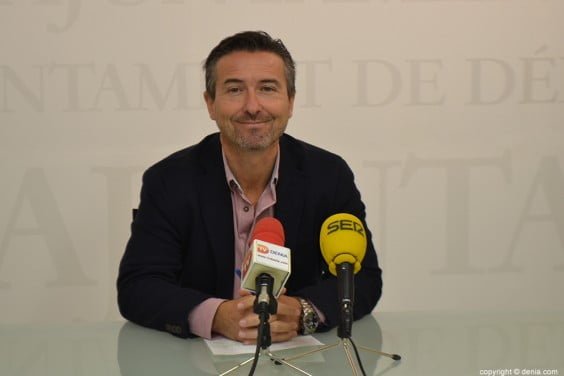 Vicente Chelet anunciando el Plan de Empleo Conjunto