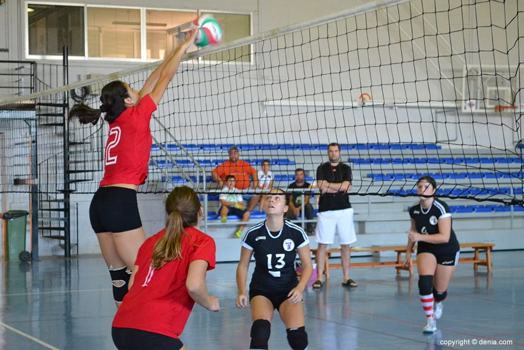 Un partido del Club Voley Dénia