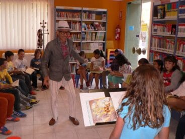 niños en un taller de contacontes