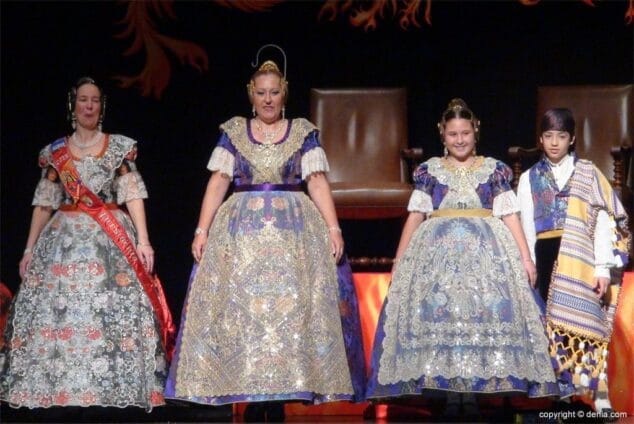 11 Presentación Campaments 2015 falleras mayores