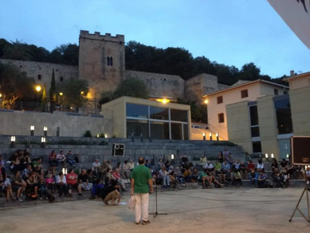 Asamblea Extraordinaria de Podemos Dénia 1 Asamblea Podemos Dénia en la plaça del Consell