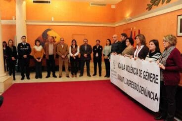El consistori denier en un acte contra la violència de gènere
