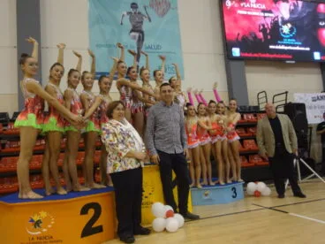 Gimnastas dianenses con el Club Calpe en el segundo puesto