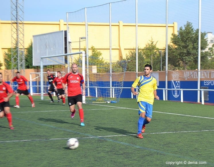Mono volvió a marcar para el CD