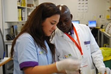 Médico camerunés en Dénia