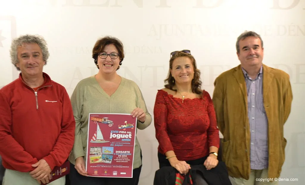 25 expositores participarán en la Fira del Joguet Antic de Dénia 1 Pepa Sivera en la presentación de la Fira del Joguet.