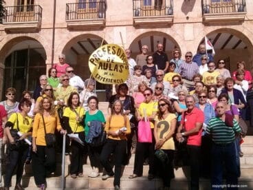 Profesores y alumnos de las Aulas de la Experiencia