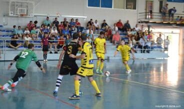 Robert disparant a porteria