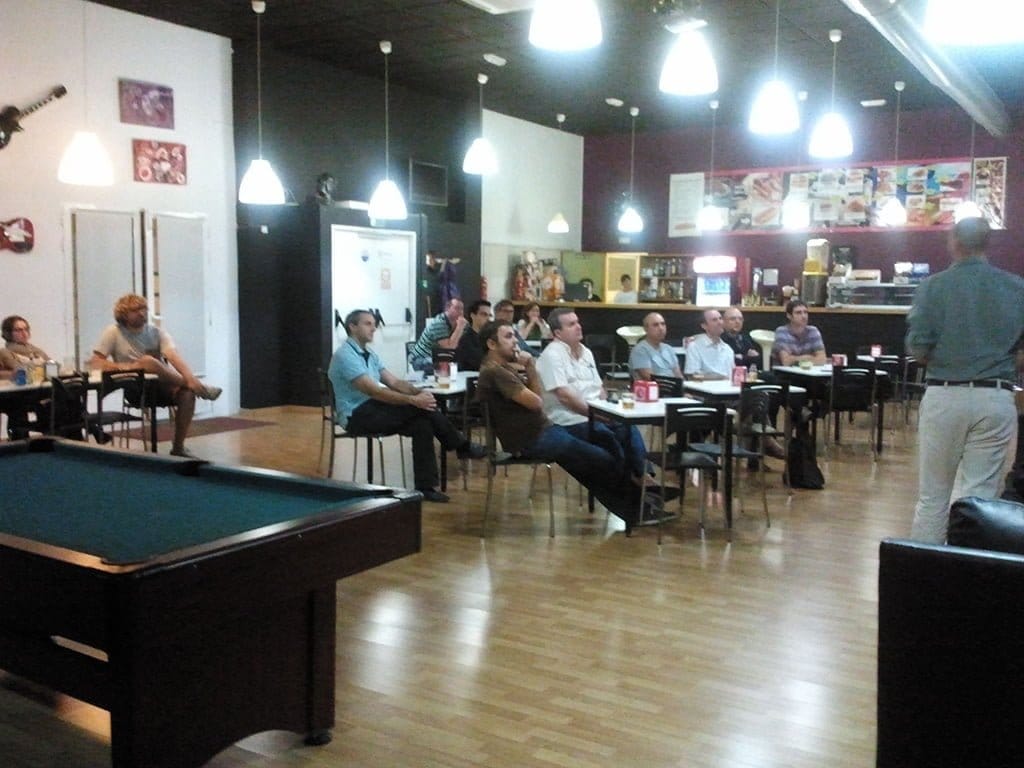 Charla sobre el uso de internet en el comercio on line 1 Volem en uno de sus encuentros con emprendedores