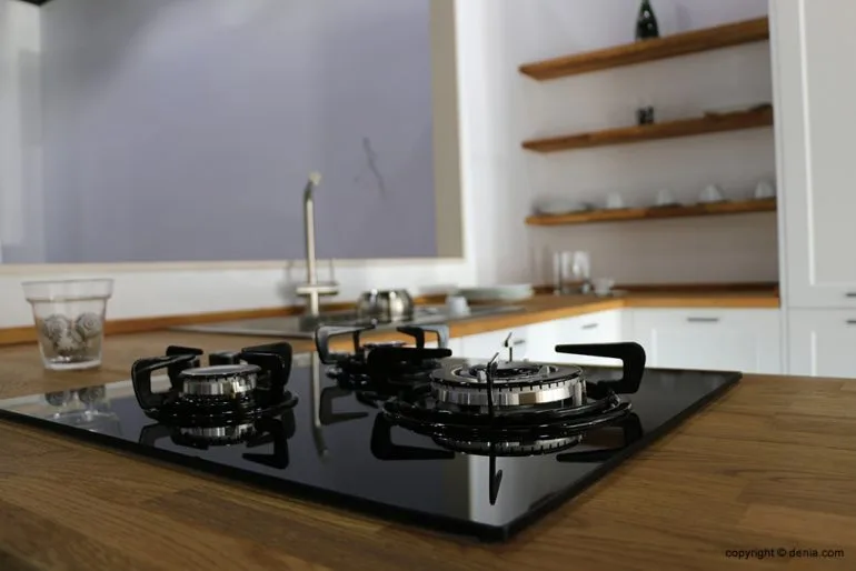 Fogones en encimera madera Cocina Fácil