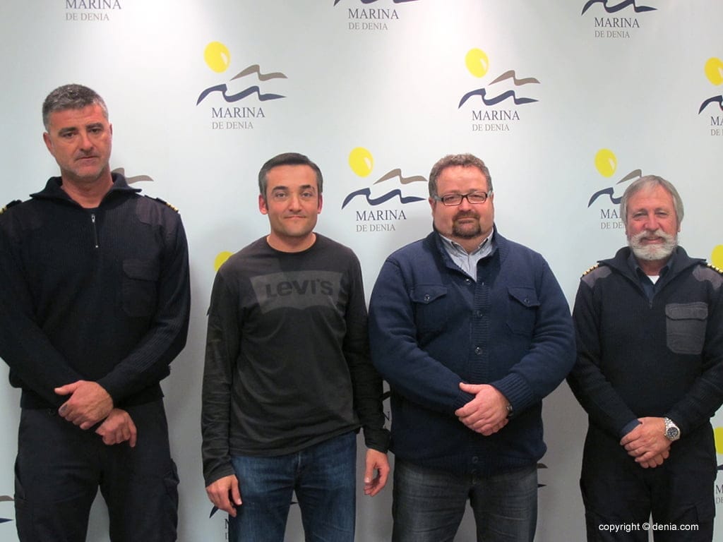 Sisco Signes con los organizadores de la carrera