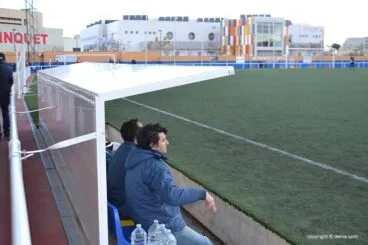 Jesús Moratal en el banquillo dianense