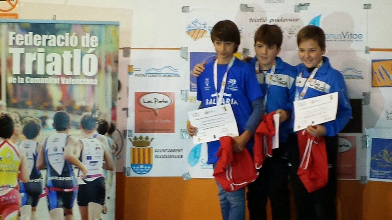 Juanma Puigcerver en lo alto del podium