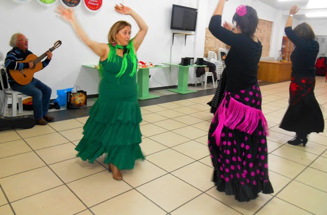 La Navidad llega a las clases de flamenco de Rebeca Alibrando