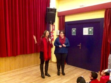 Marcela Server y Pepa Sivera dieron la bienvenido a los escolares