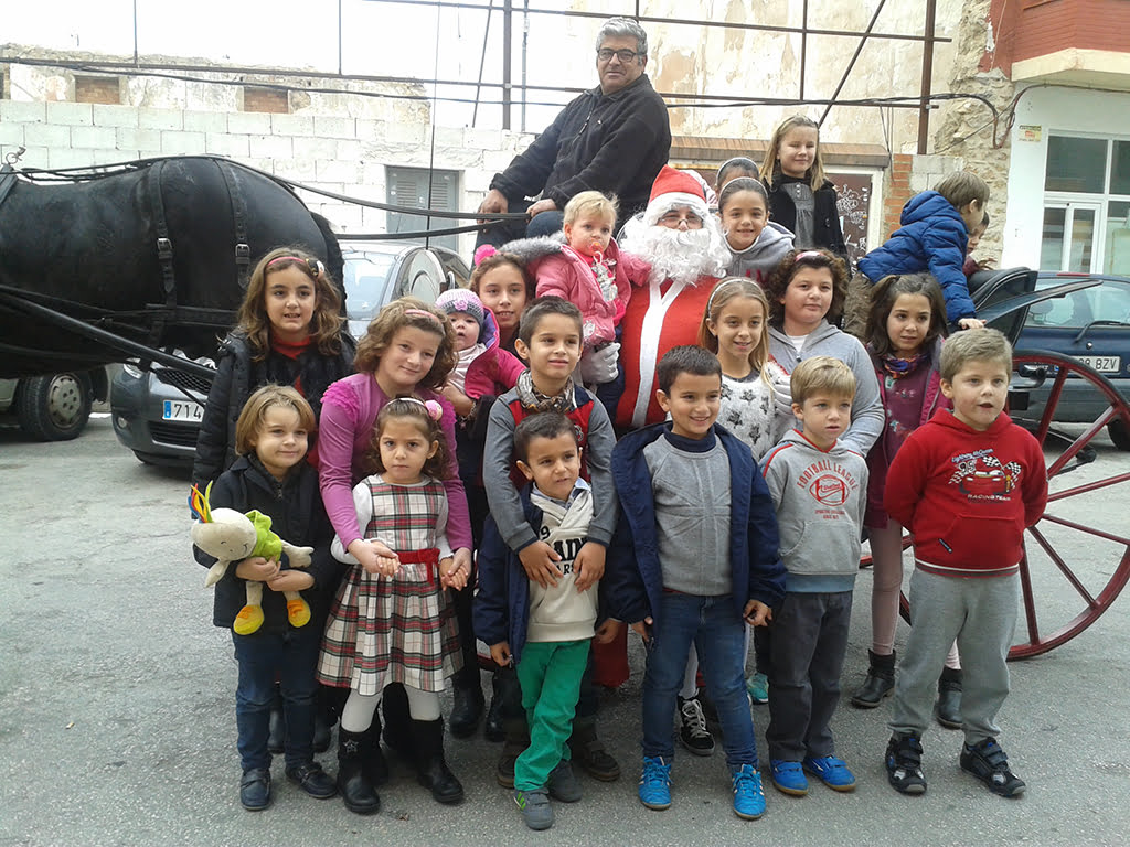 Niños de Baix La Mar con Papa Noel