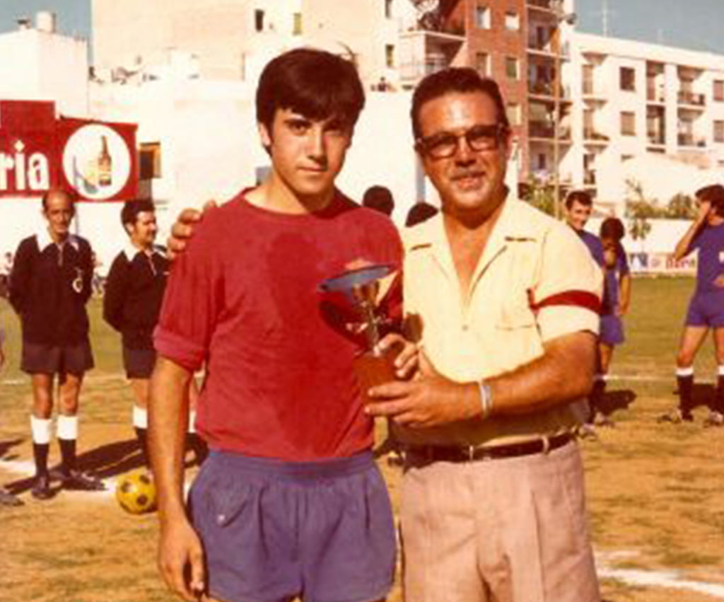 Pedro Perles con uno de sus hijos