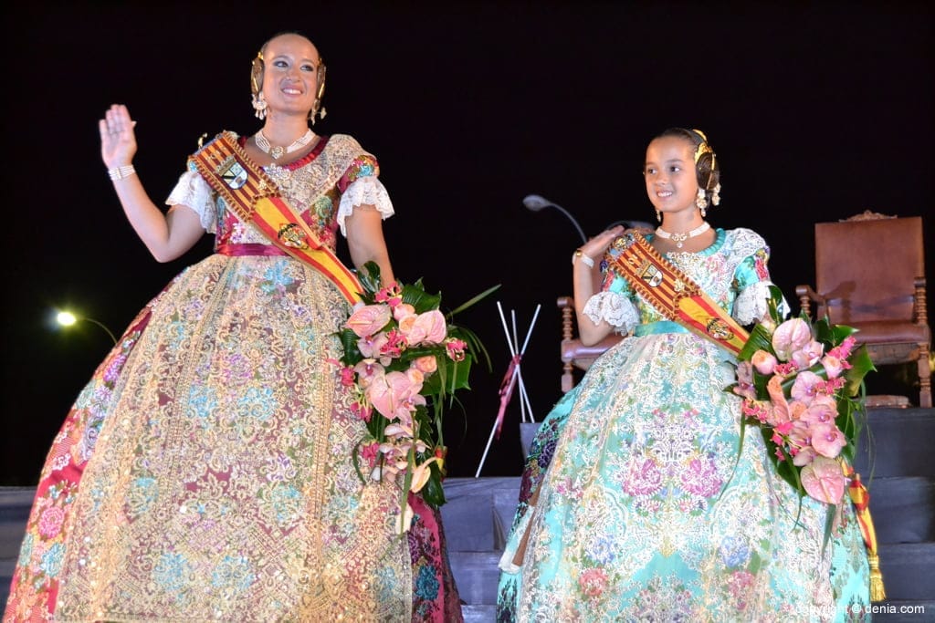 Las fiestas, un imprescindible en la Dénia de 2014 2 Presentación de Carla y Candela