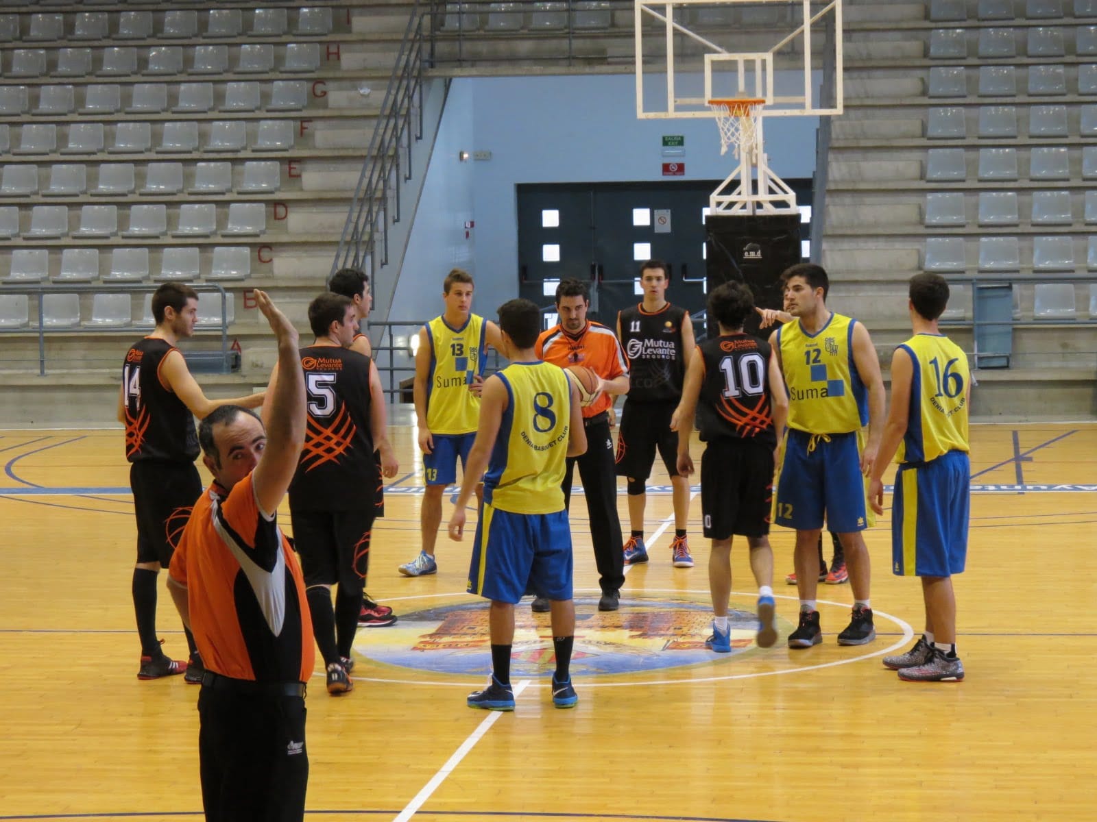 Primera victoria foránea para el senior masculino del Dénia Básquet 1 Salto inicial en el CB. Alcoi y Dénia Básquet
