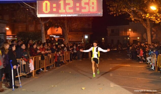 Siro Piña ganador de la carrera