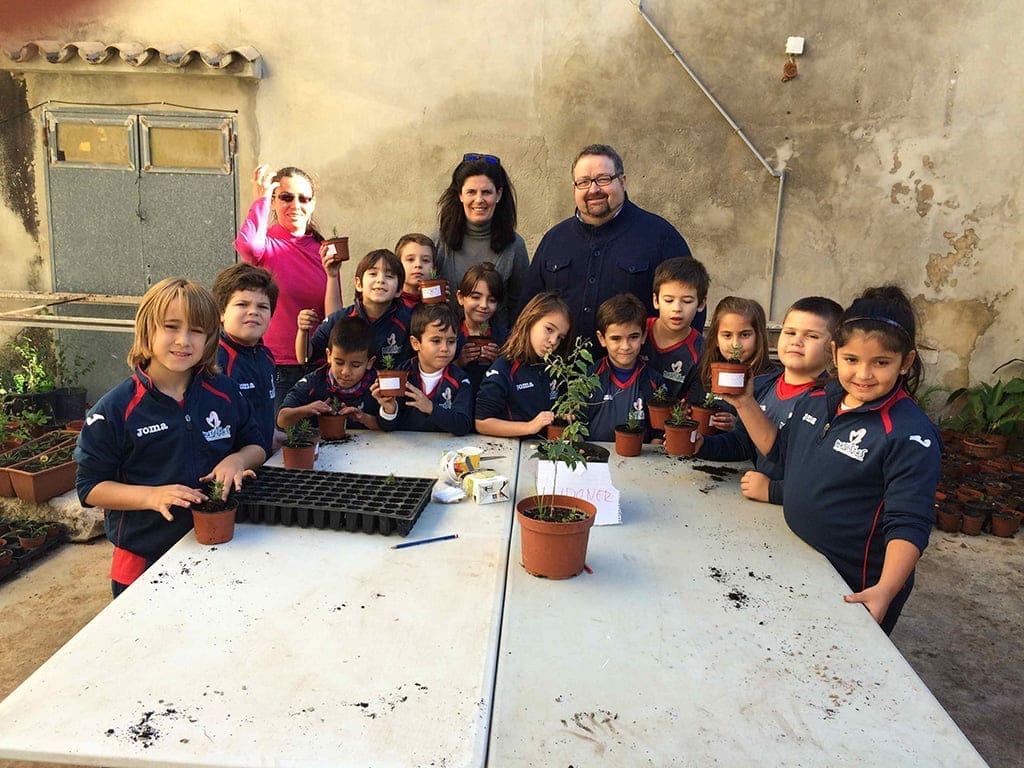 Sisco Signes junto a alumnos del colegio Maristas