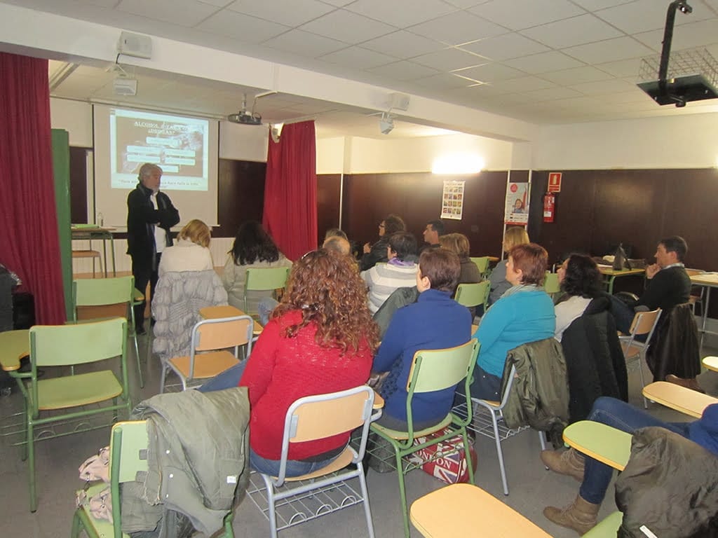 La UNED Dénia impartió un Taller de Prevención del consumo de tabaco y alcohol 2 Taller de prevención de Tabaco y Alcohol