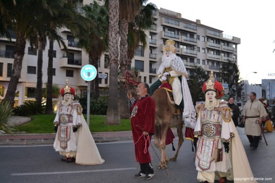 Cabalgata Reyes Magos 2015 - llegada de los Reyes a camello