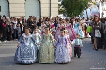 Presentación Infantil Falla Oeste – llegada de la comisión