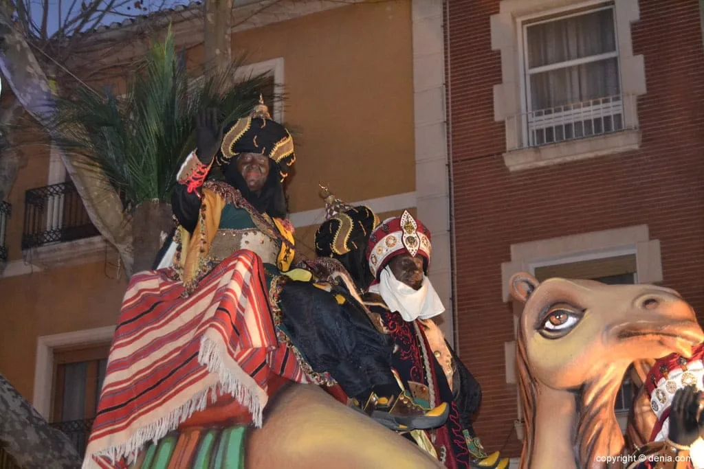 Carteros reales en Dénia - Carteros y pajes en la carroza