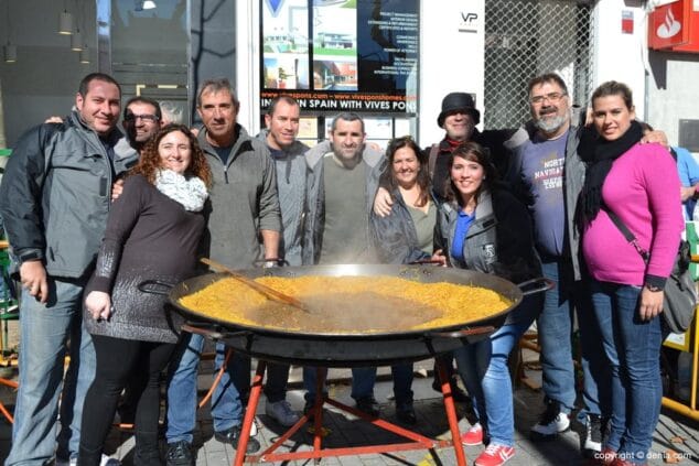 Las peñas festeras superan los 1.000 kilos de alimentos recogidos en el Mig Any Solidari 21 16 Mig Any Solidari Festes de Dénia Comissió de festes