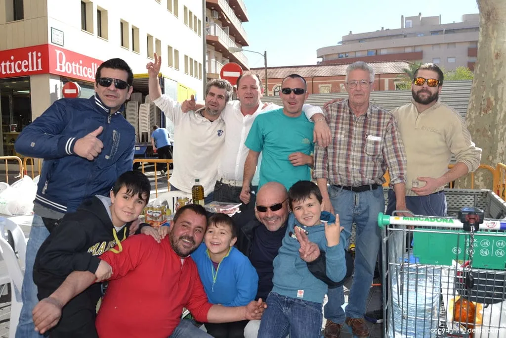 Mig Any Solidari Festes de Dénia - Las peñas prepararon paellas