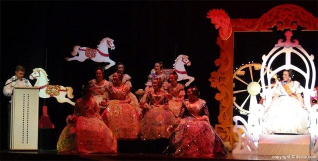 La falla París Pedrera exaltó a Irene González como Fallera Mayor 19 19 Presentación París Pedrera 2015 exaltación