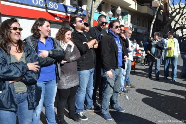 Las peñas festeras superan los 1.000 kilos de alimentos recogidos en el Mig Any Solidari 25 20 Mig Any Solidari Festes de Dénia Desfile de marchas cristianas