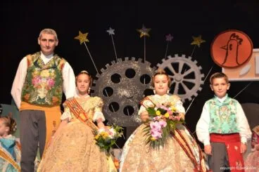 Presentación Infantil Falla Oeste – pleitesía de Jaume Bertomeu y Candela Pastor