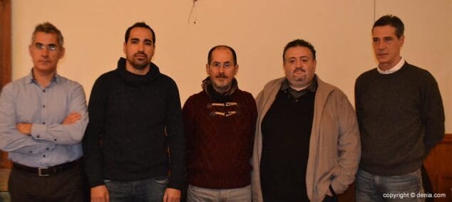 Bernabé Contreras junto a miembros de Podem Dénia