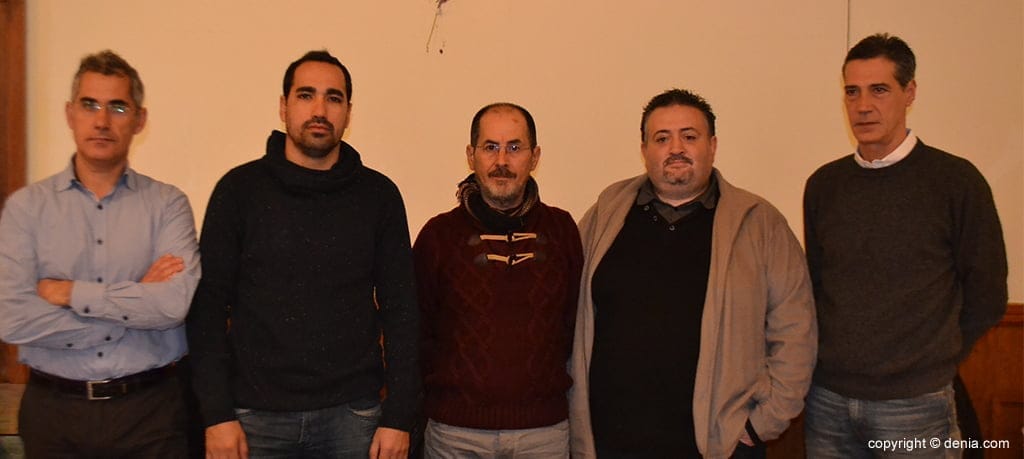 Bernabé Contreras junto a miembros de Podem Dénia