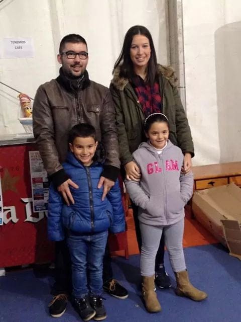 Cargos de Baix la Mar en el stand de la pista de hielo